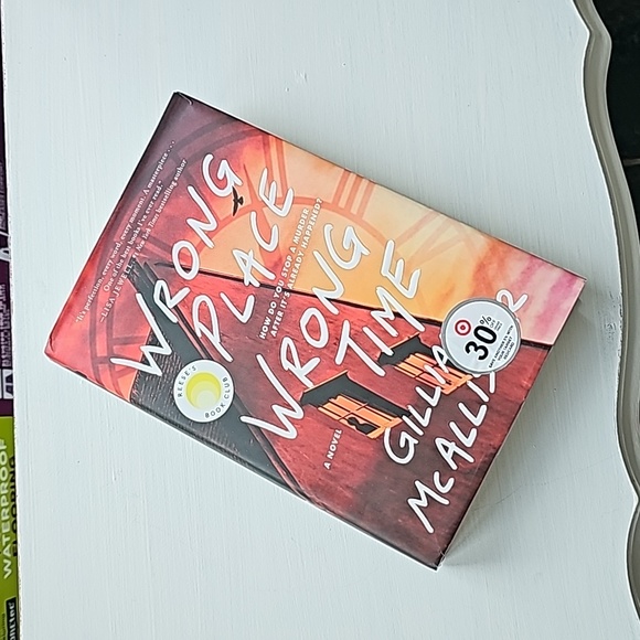 Book: Wrong Place Wrong Time by Gillian McAllister - Hard Cover - Picture 2 of 6